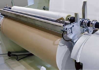The winder is designed for automatic length calculation, cloth cutting and roll change, which is easy to operate.