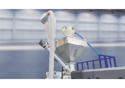 Edge material recycling device, where the trimmed material is crushed and directly mixed with the raw material before ex
