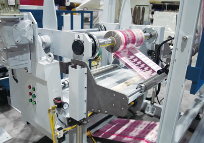 BOPP印刷膜三合一基材放出機,分為減速接布與不減速接布兩種   機型
